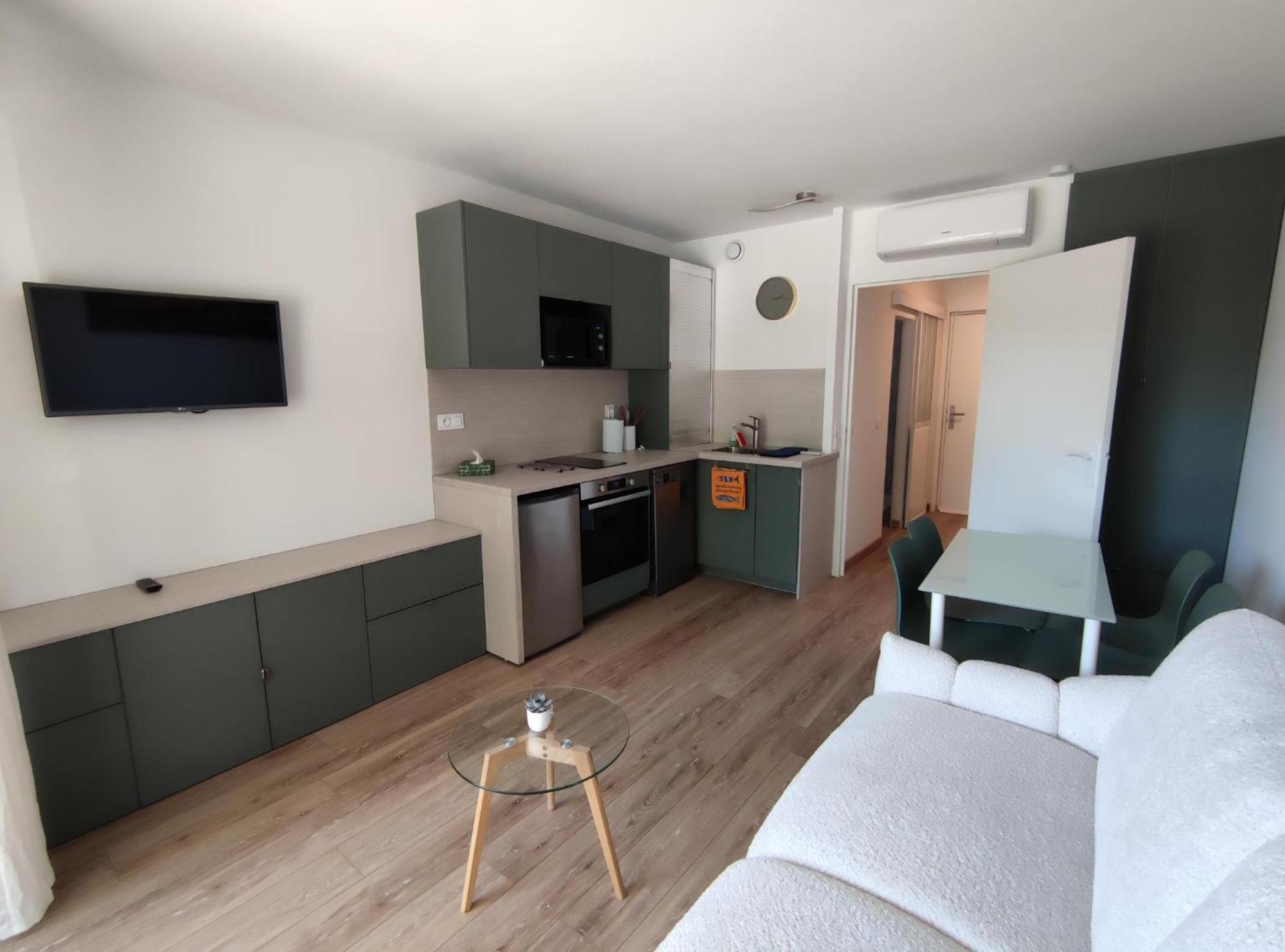Studio Avec Parking Centre-Ville Face A La Gare Plage & Commerces Arcachon Bagian luar foto
